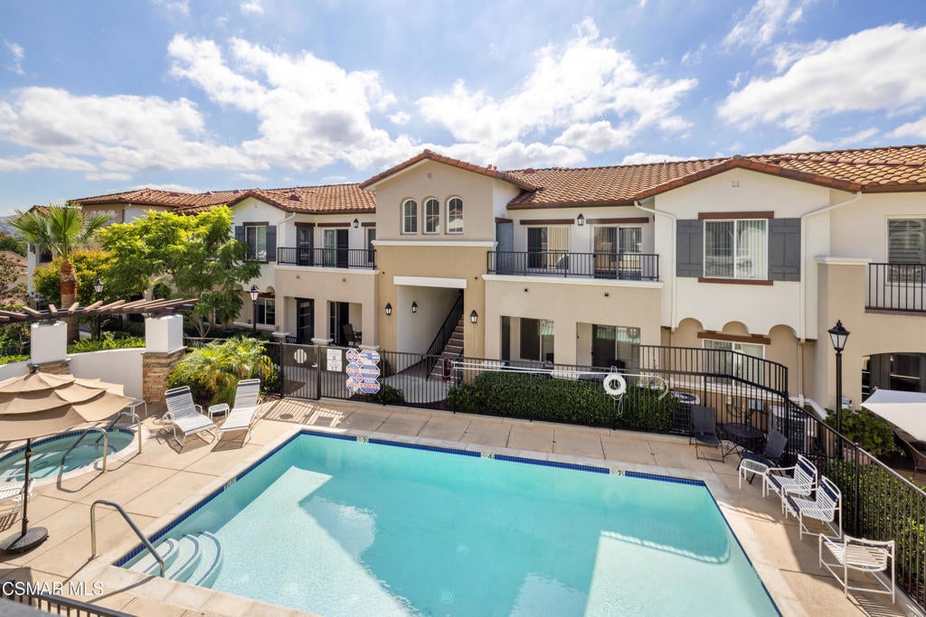 485 Country Club Drive 225, Simi Valley