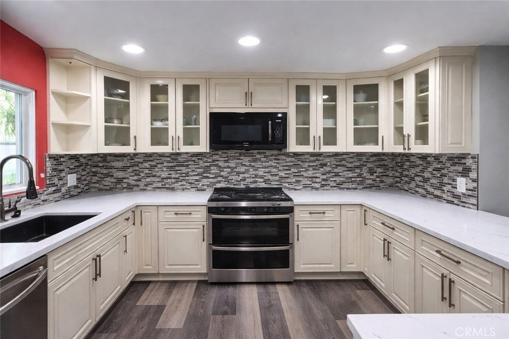 Photo of Listing #IG26000607