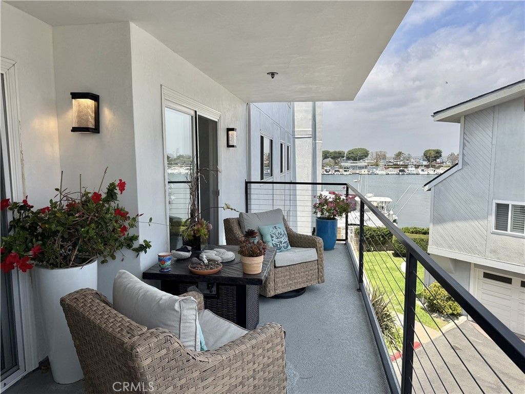 16255 Pacific Cir. # 202, Huntington Beach