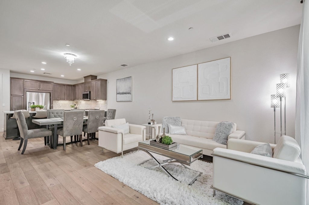 Photo of Listing #41119911