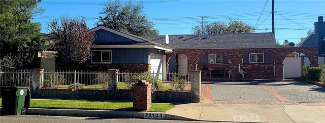 22104 Alamogordo, Saugus