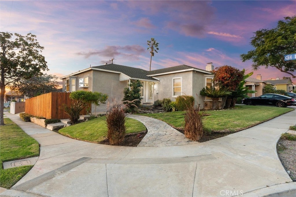 Photo of Listing #SB25282379