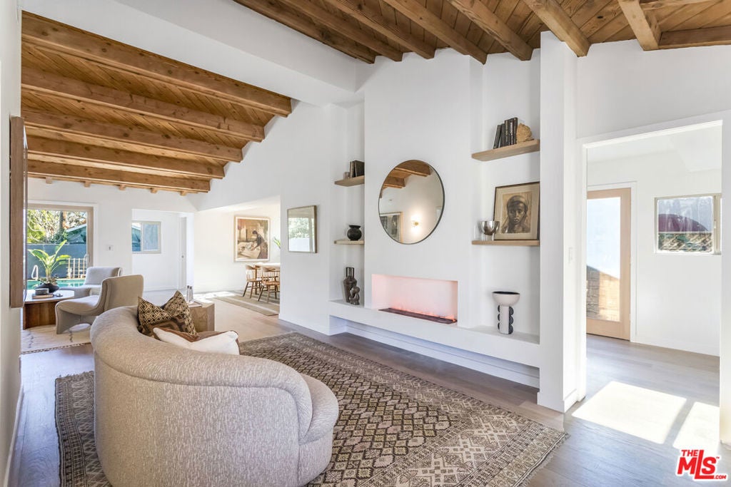 Photo of Listing #26632369