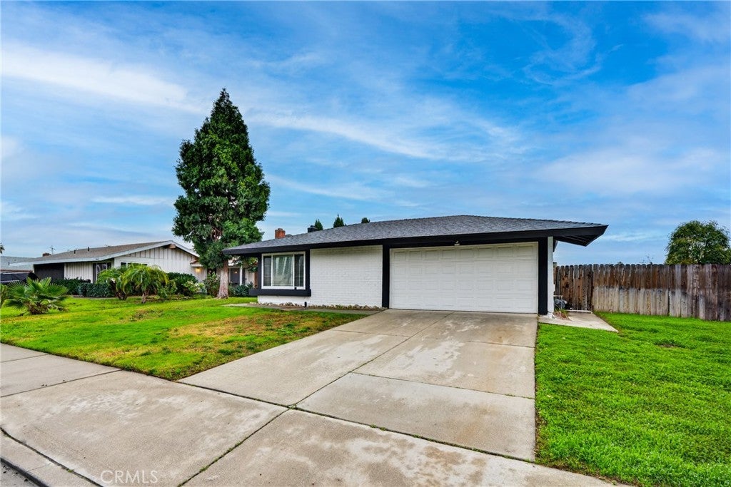 Photo of Listing #OC25275945