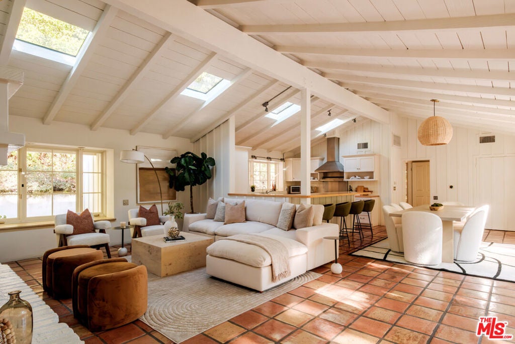 Photo of Listing #26633315