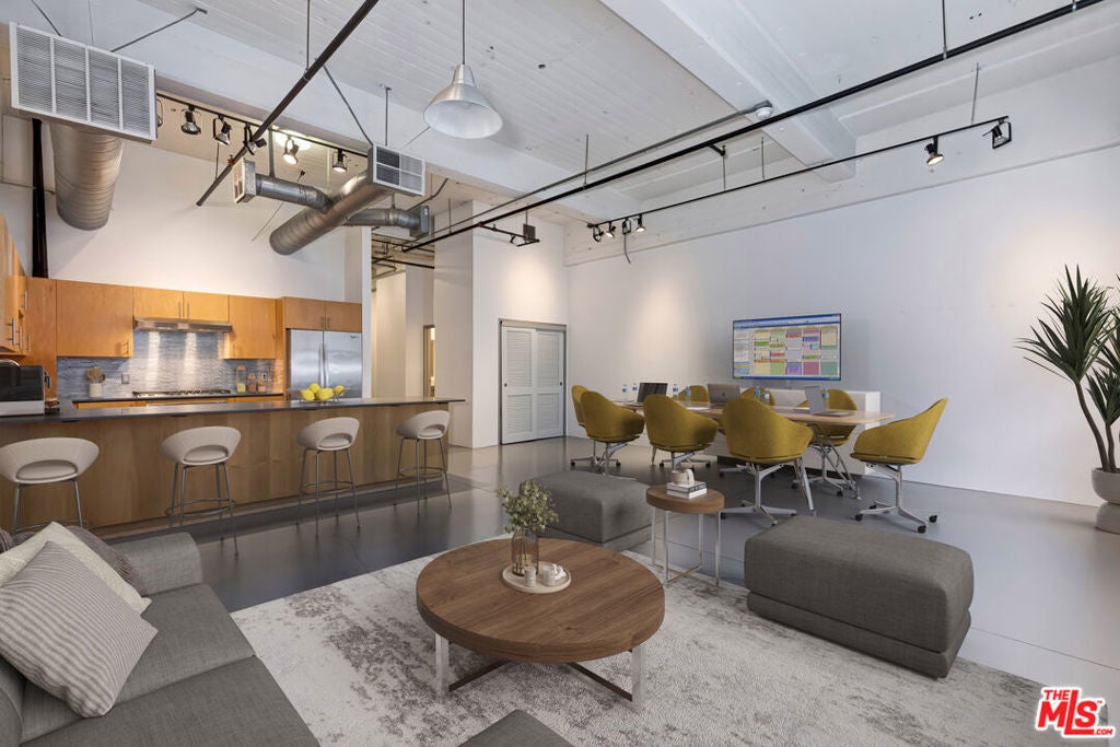 1130 Flower Street 208, Los Angeles