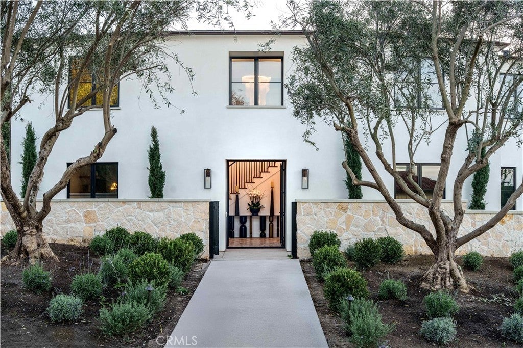 Photo of Listing #PV25271612