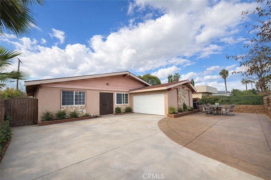 Photo of Listing #SR26002472