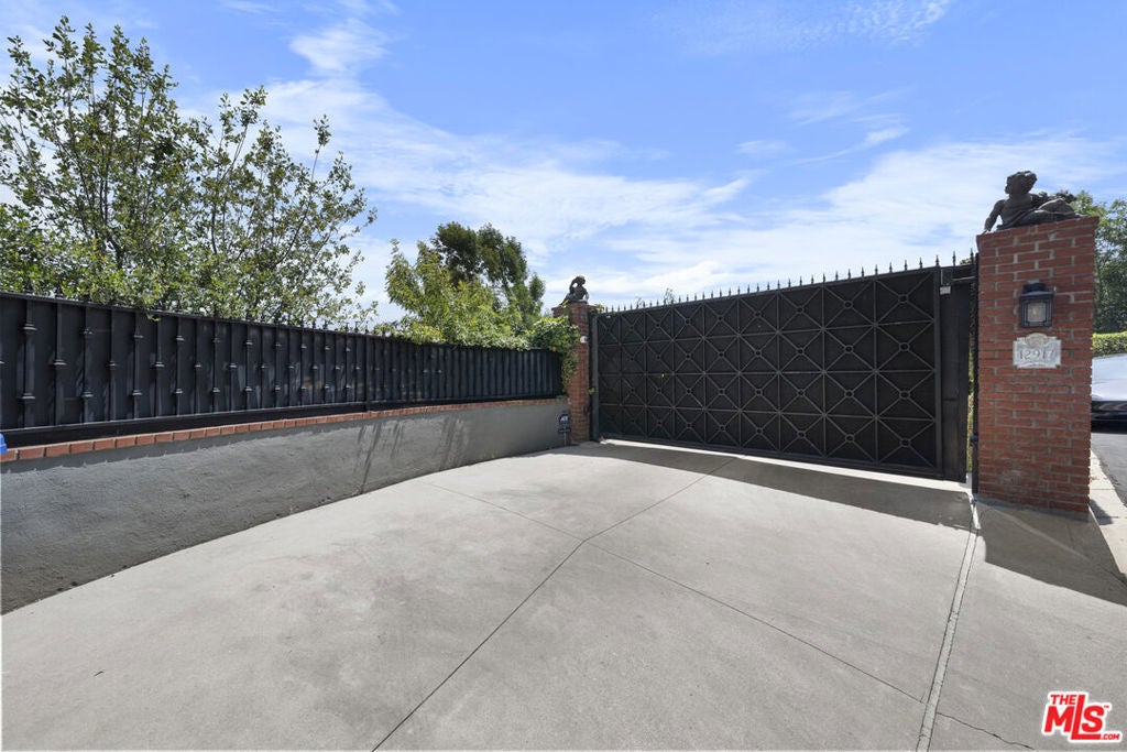 Photo of Listing #26633535