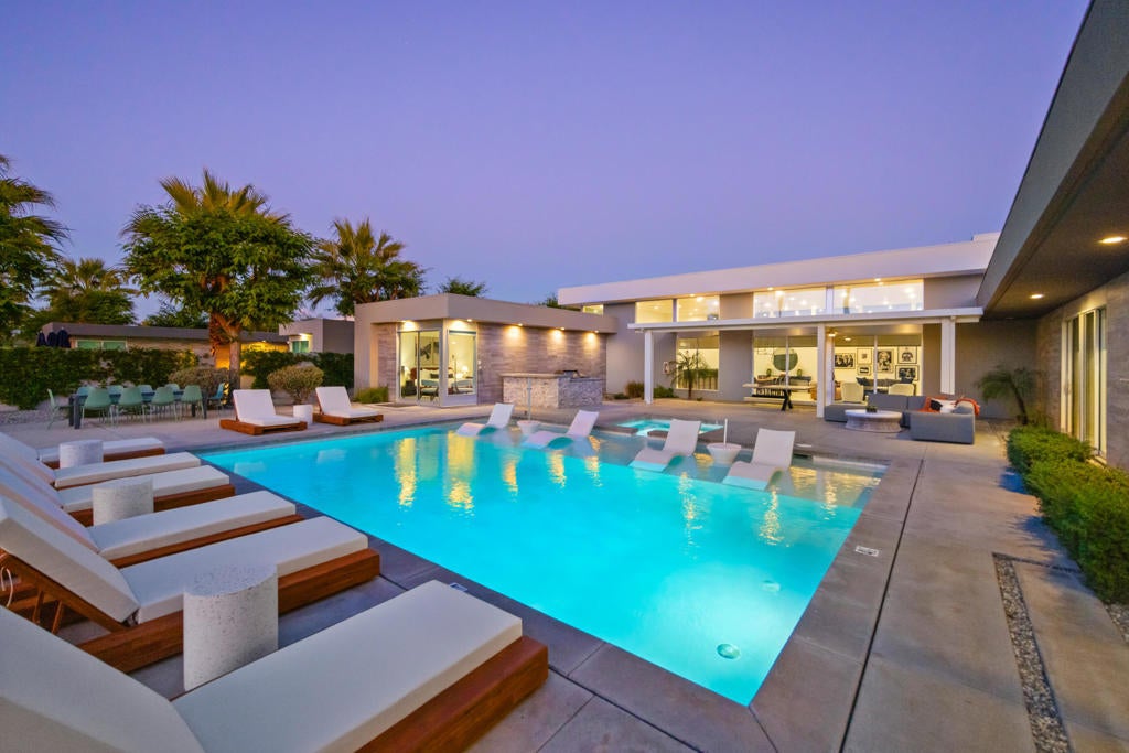 51165 Evangeline Way, La Quinta