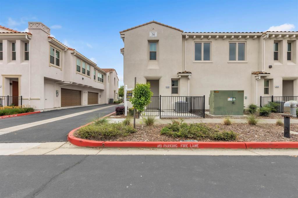 5301 Commerce Way 34104, Sacramento