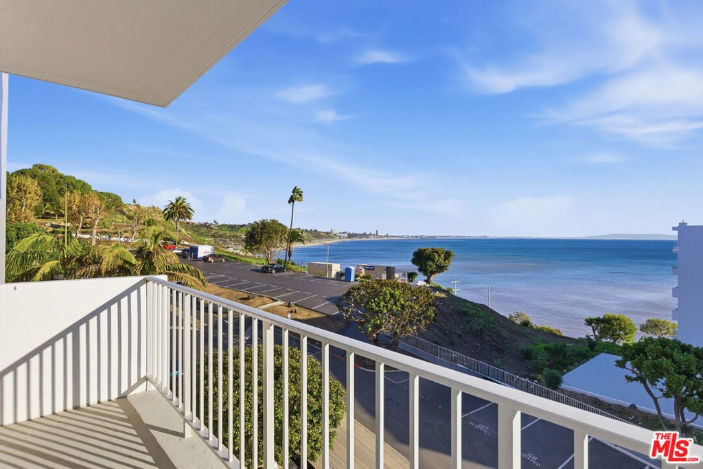 17350 Sunset Boulevard 305, Pacific Palisades
