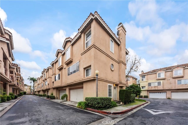 13957 Lemoli Avenue, Hawthorne