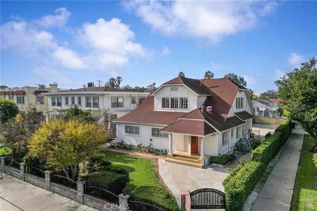 901 Westchester Place, Los Angeles