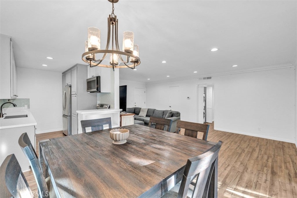 4140 Warner Boulevard 208, Burbank