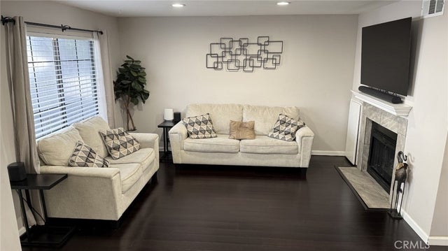 11300 Foothill Boulevard # 33, Lakeview Terrace