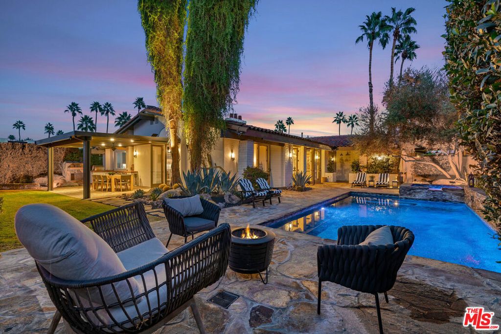 1552 E Twin Palms Drive, Palm Springs Property Listing: MLS® #25631925