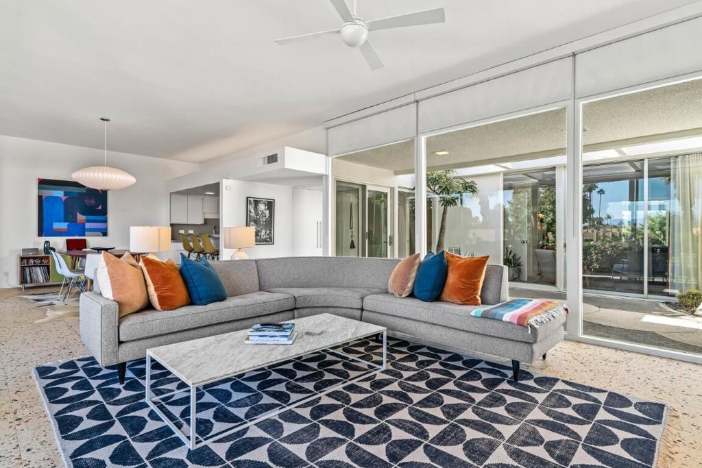 72817 El Paseo #816, Palm Desert