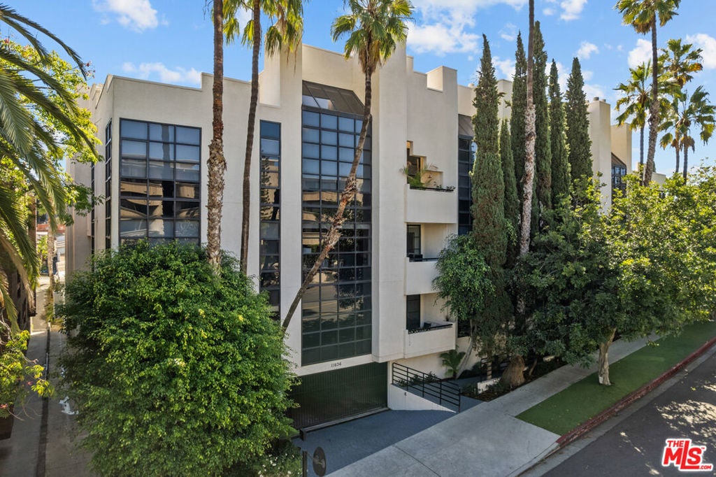 Photo of Listing #25627997