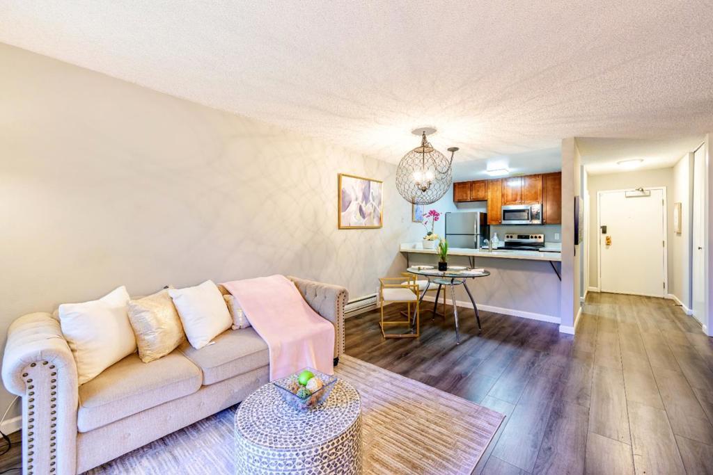 6148 Shelter Creek Lane, San Bruno