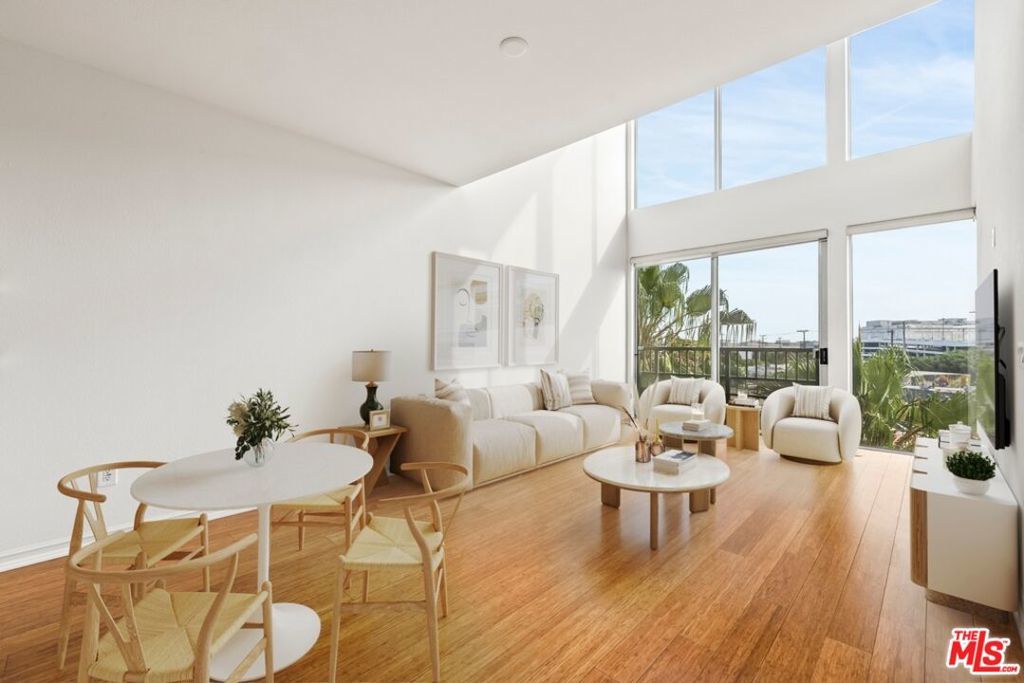 Photo of Listing #26633275