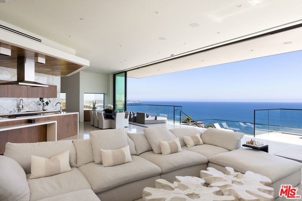 32357 Pacific Coast Highway, Malibu