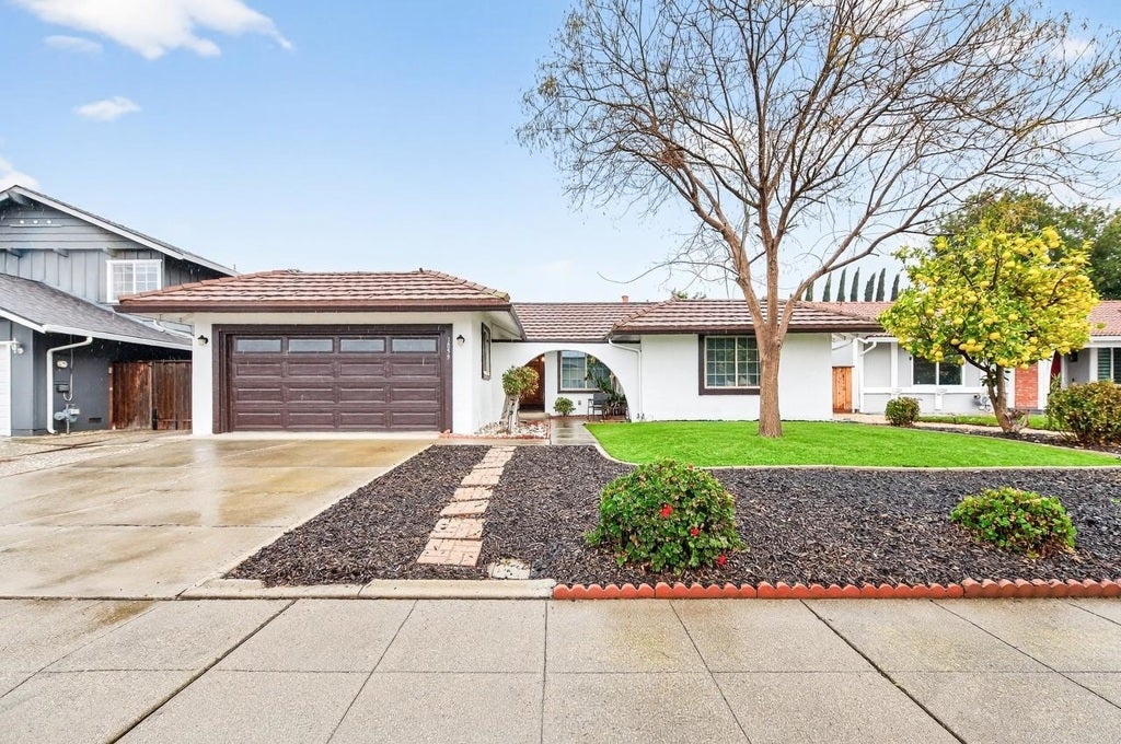 Photo of Listing #41120224