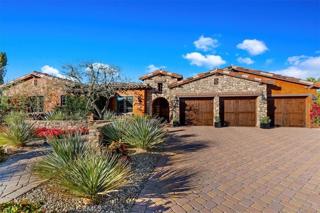 Photo of Listing #CV26003387