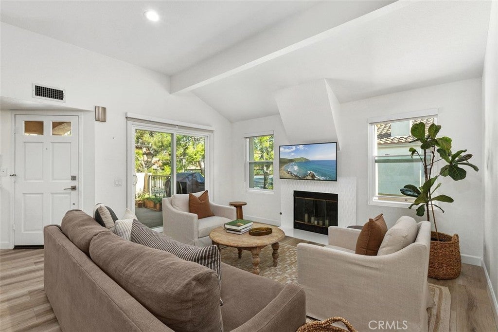 24 Corsica Drive, Newport Beach