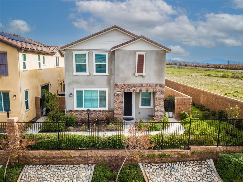 Photo of Listing #IV26003718