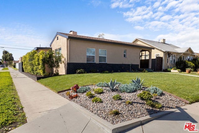 2400 W 74th Street, Los Angeles