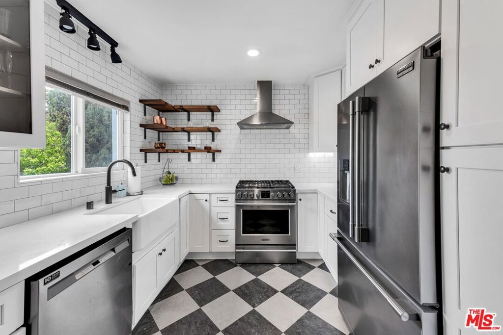 Photo of Listing #26634937