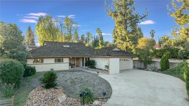 10261 Calvin, Northridge