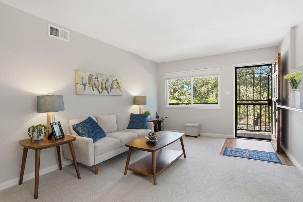 2137 Arroyo Court 4, Pleasanton