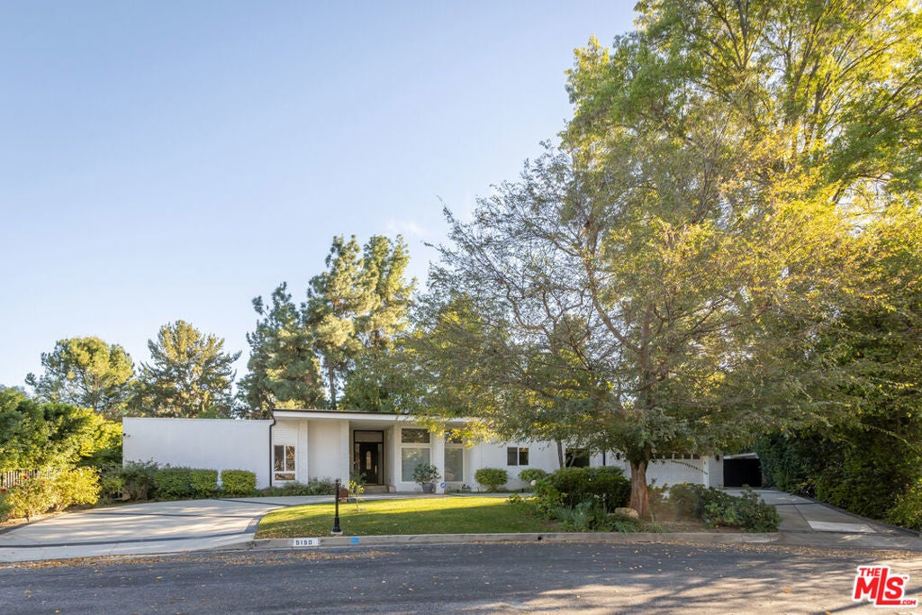 Photo of Listing #25630947