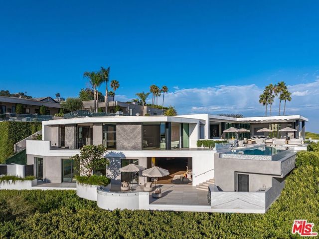 9259 Robin Drive, Los Angeles