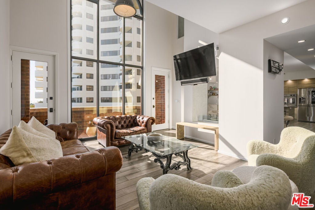 Photo of Listing #25630433