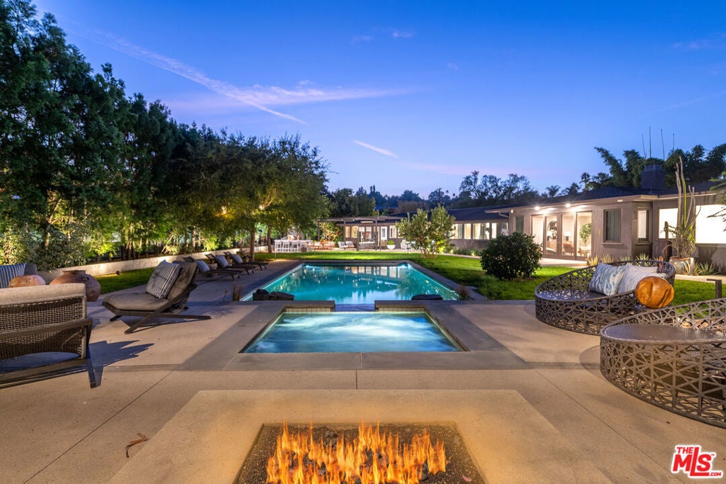 Photo of Listing #26635177