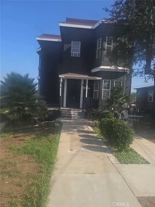 3335 Folsom Street, Los Angeles