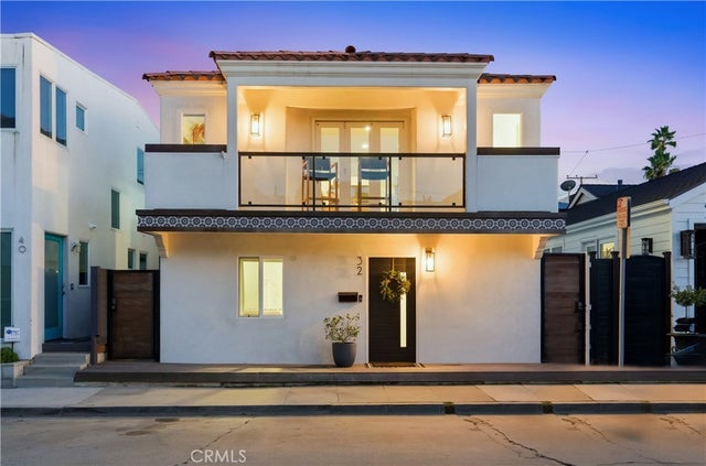 32 56th Place, Long Beach