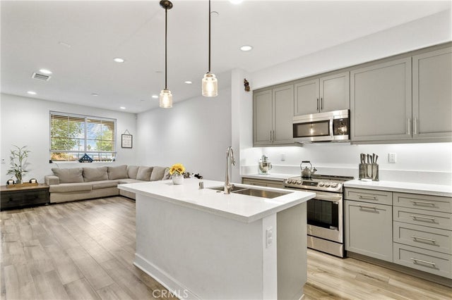 2560 Valentina Way # 2, Commerce