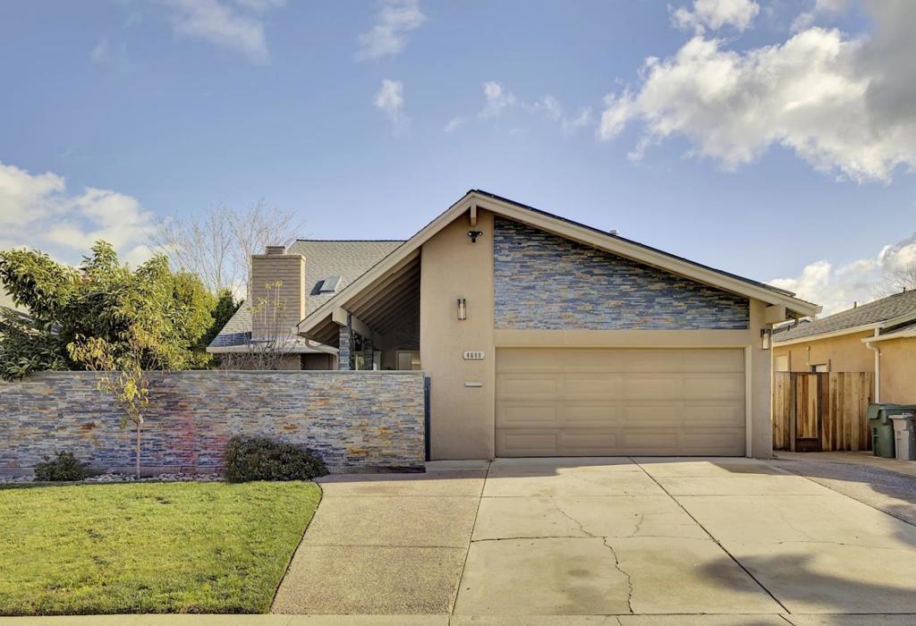 Photo of Listing #ML82030650