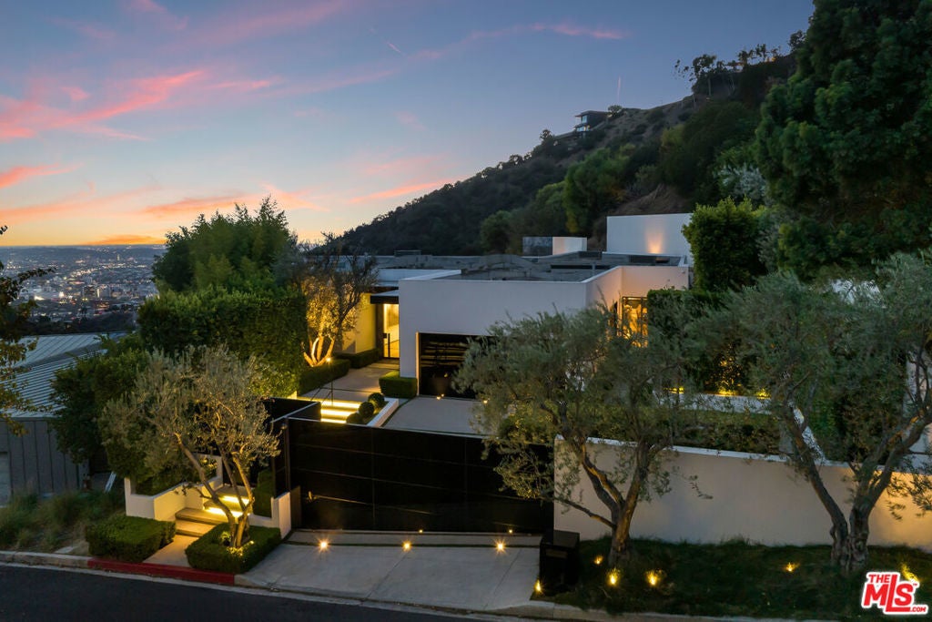 Photo of Listing #26635351