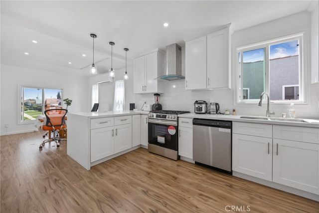 7037 Cimarron Street, Los Angeles