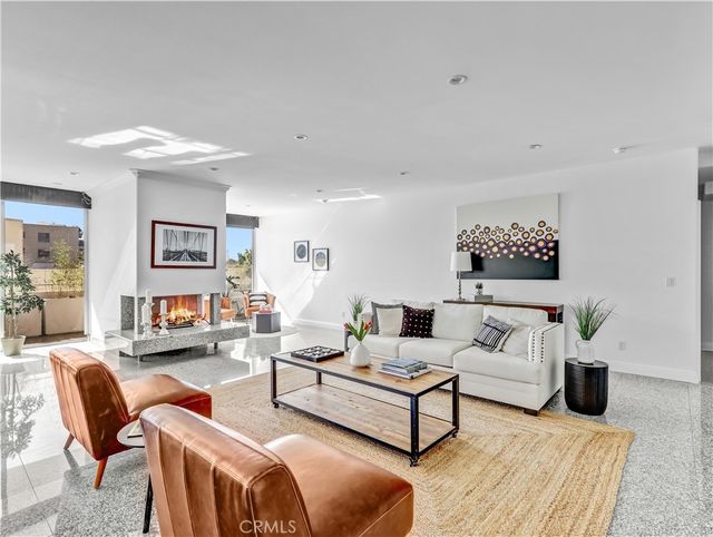 1333 S Beverly Glen Boulevard # 402, Los Angeles