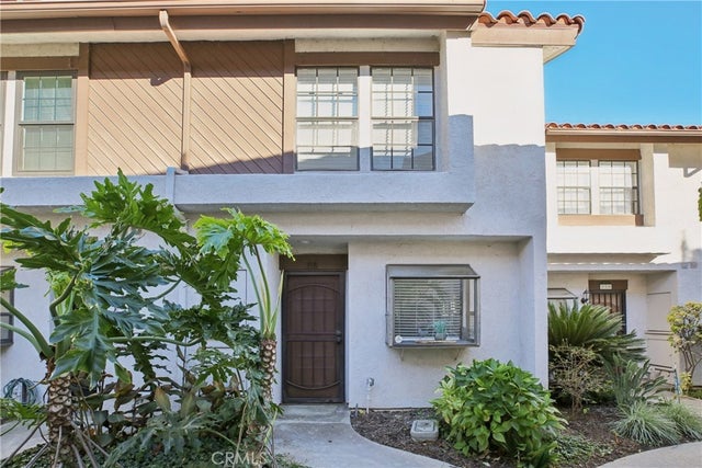 338 Molokai, Placentia