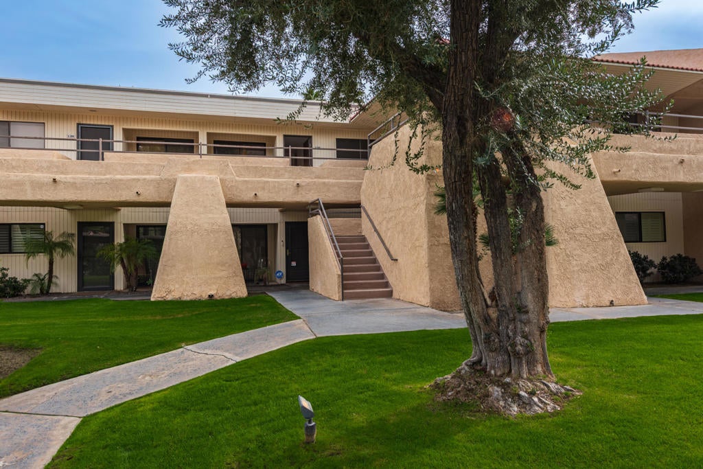 701 N Los Felices Circle W # 208, Palm Springs