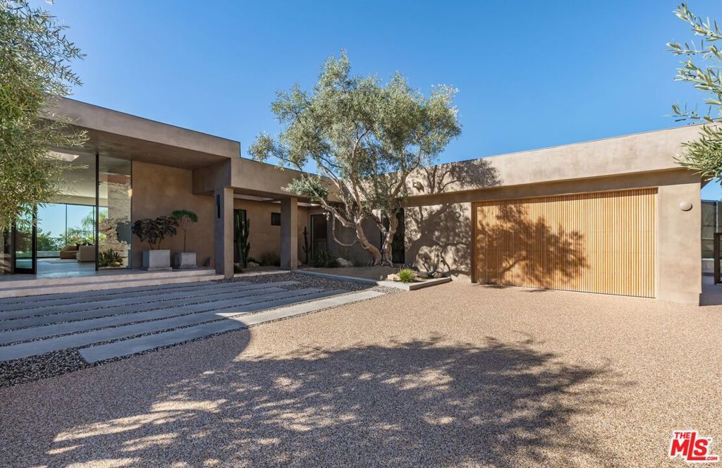 Photo of Listing #26635255