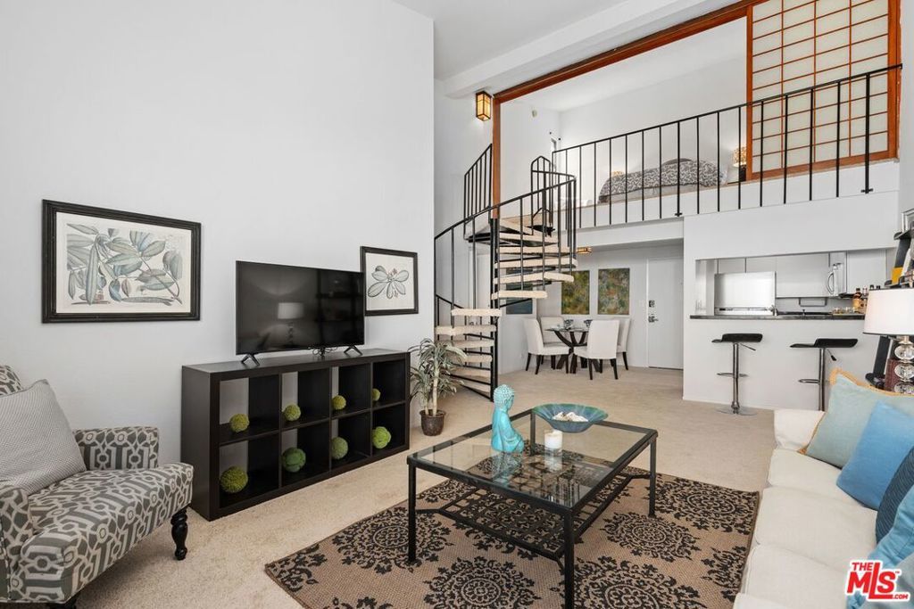 Photo of Listing #26635501