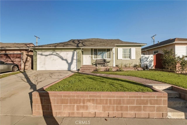 4418 Conquista, Lakewood